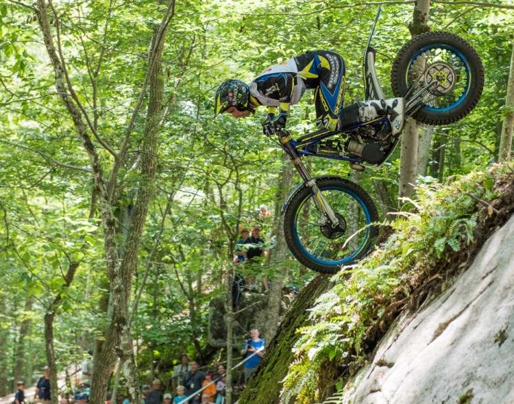 3 Scott B Trial Cabestany nose wheelie 3066 1600x1200
