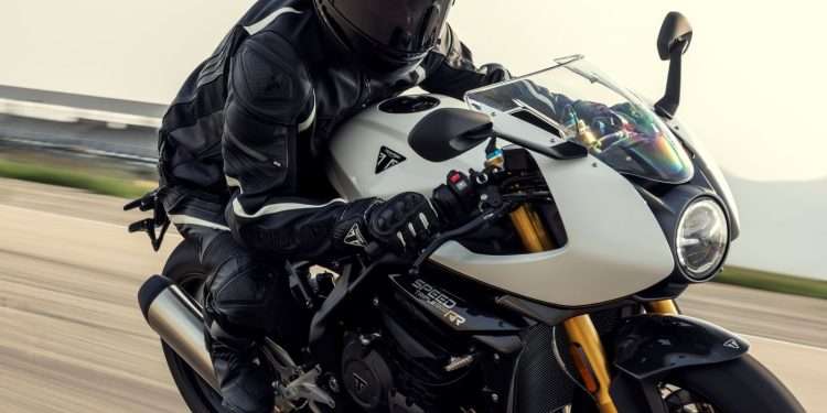 THE NEW SPEED TRIPLE 1200 RR