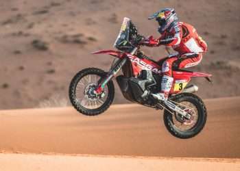 SAM SUNDERLAND SHINES ON DAKAR RALLY STAGE TWO