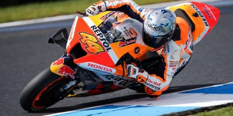 Espargaro finds his Phillip Island form with Marquez 0.250s behind