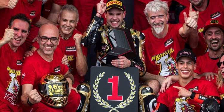 Triumph for Aruba.it Racing – Ducati team: Alvaro Bautista is Superbike World Champion!