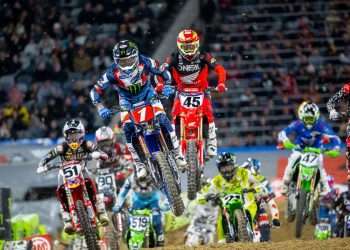 Tomac Makes It Two-for-Two in Title Chase with San Diego Supercross Win