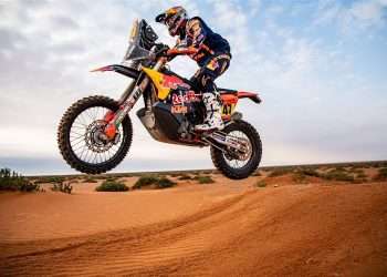 KEVIN BENAVIDES LEADS THE DAKAR RALLY AFTER STAGE 10
