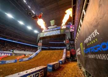 Tomac Shows Nerves of Steel in Houston Supercross Victory