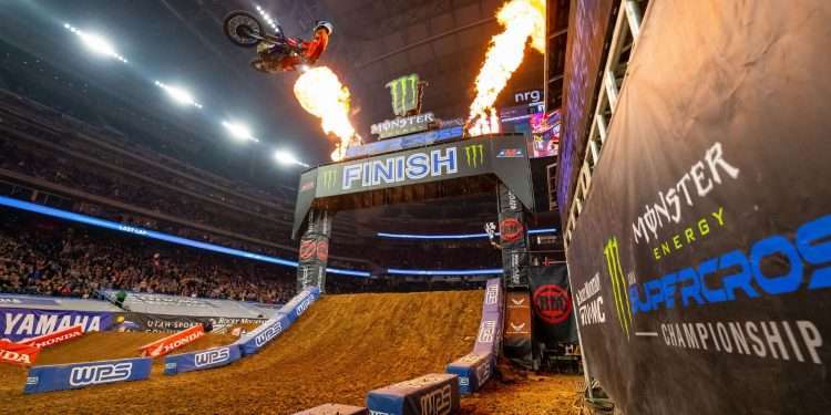Tomac Shows Nerves of Steel in Houston Supercross Victory