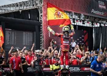 What a Sunday in Indonesia! After a crash in SPR Bautista starts tenth and wins Race 2