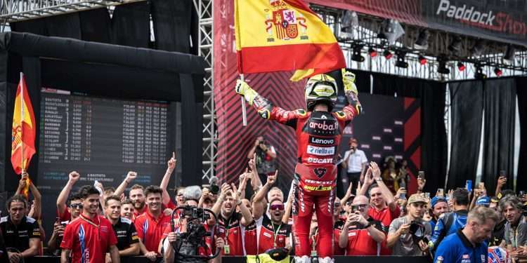 What a Sunday in Indonesia! After a crash in SPR Bautista starts tenth and wins Race 2