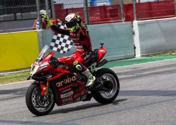 WorldSBK: Bautista takes hat-trick; Razgatlioglu, Rinaldi in last lap P2 fight