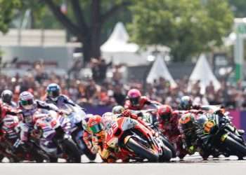 Marquez shows his speed and fights for podium in 1000th Grand Prix