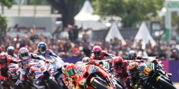 Marquez shows his speed and fights for podium in 1000th Grand Prix
