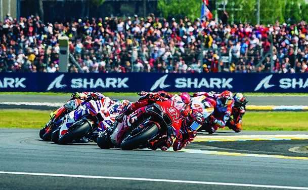 MAGNIFIQUE! FERNANDEZ BLITZES MOTOGP TOP FIVE IN LE MANS THRILLER