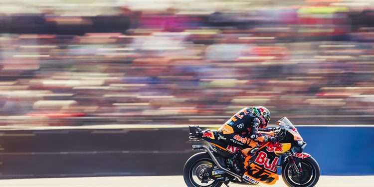 LE MANS GOES CRAZY FOR MOTOGP AS BINDER RECOVERS TO 6TH IN FRANCE