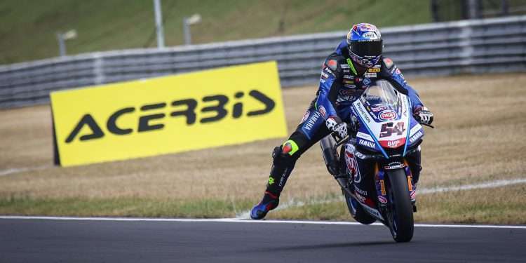 WorldSBK: 15 riders covered by less than a second, Razgatlioglu edges Gardner on Friday at Most