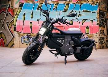 The new BMW CE 02