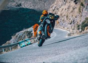 KING OF THE COMEBACKS: HAIL THE NEW KTM 890 SMT