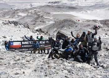 BMW Motorrad and Metzeler climb the world’s highest active volcano with series production BMW R 1300 GS models