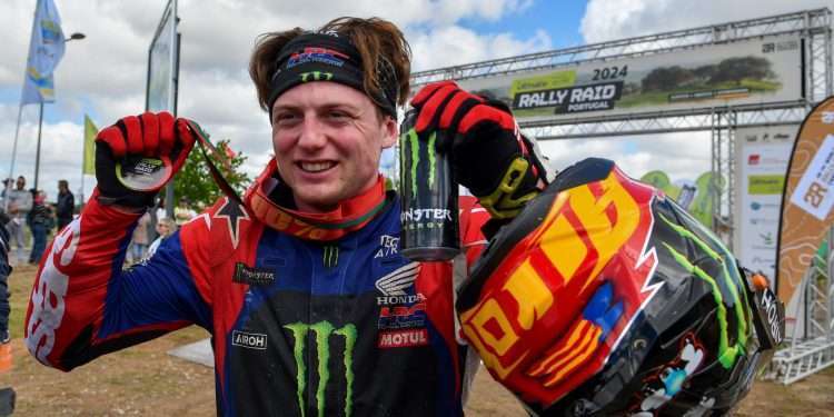 Rally Raid Portugal Stage 5: SCHAREINA HOLDS OFF BÜHLER TO TOP THE MOTORCYCLES