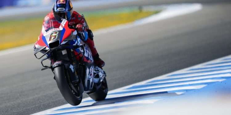 MotoGP: Bradl matches factory Hondas on wildcard return