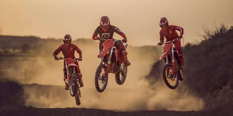 GASGAS ADDS TWO HIGH-REVVING 2-STROKES TO 2025 MOTOCROSS LINE!