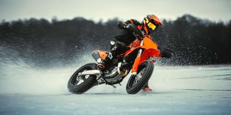 KTM RAISES THE BAR TO NEW HEIGHTS WITH THE ENHANCED 2025 KTM 450 SMR