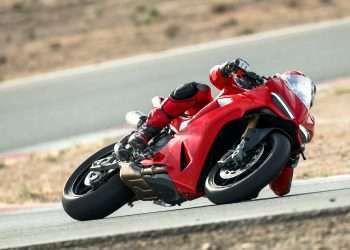 Ducati presents the new Panigale V2 and Streetfighter V2