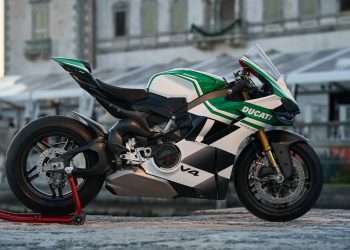 Ducati Panigale V4 Tricolore