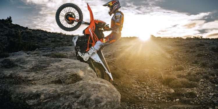 INTRODUCING THE 2025 KTM 390 ENDURO R