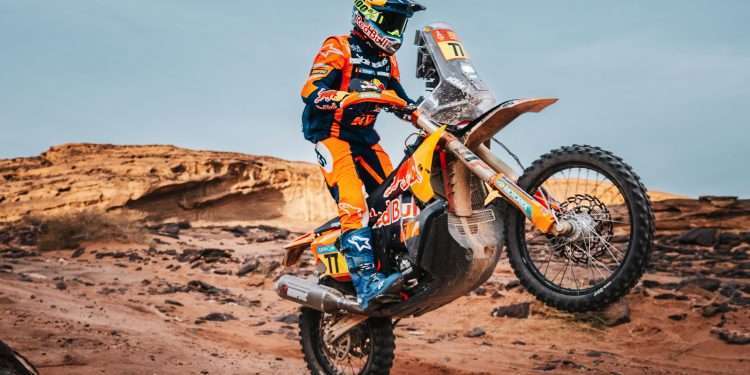 LUCIANO BENAVIDES WINS STAGE FIVE AT DAKAR 2025