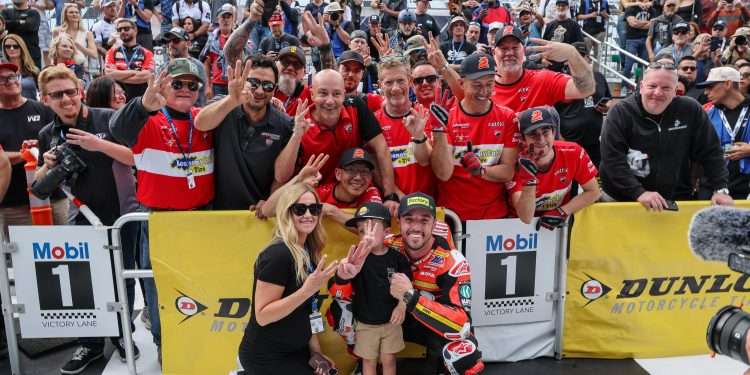 Josh Herrin makes history with an incredible fourth Daytona 200 victory on the Panigale V2