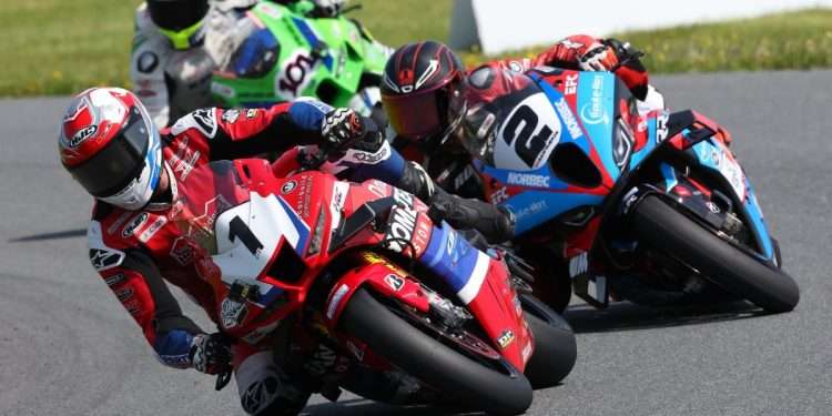 CSBK: Guerin stuns Young to sweep round two as title lead changes in AMP