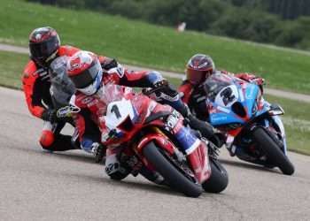 CSBK: Young wins epic last-lap battle over Dumas to kick off tripleheader at RAD Torque