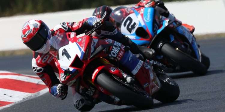 CSBK: Guerin’s last corner pass tightens Superbike title fight