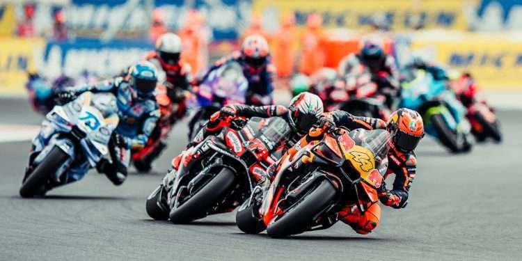 Top ten for Espargaro after incident-packed Hungarian MotoGP Sprint